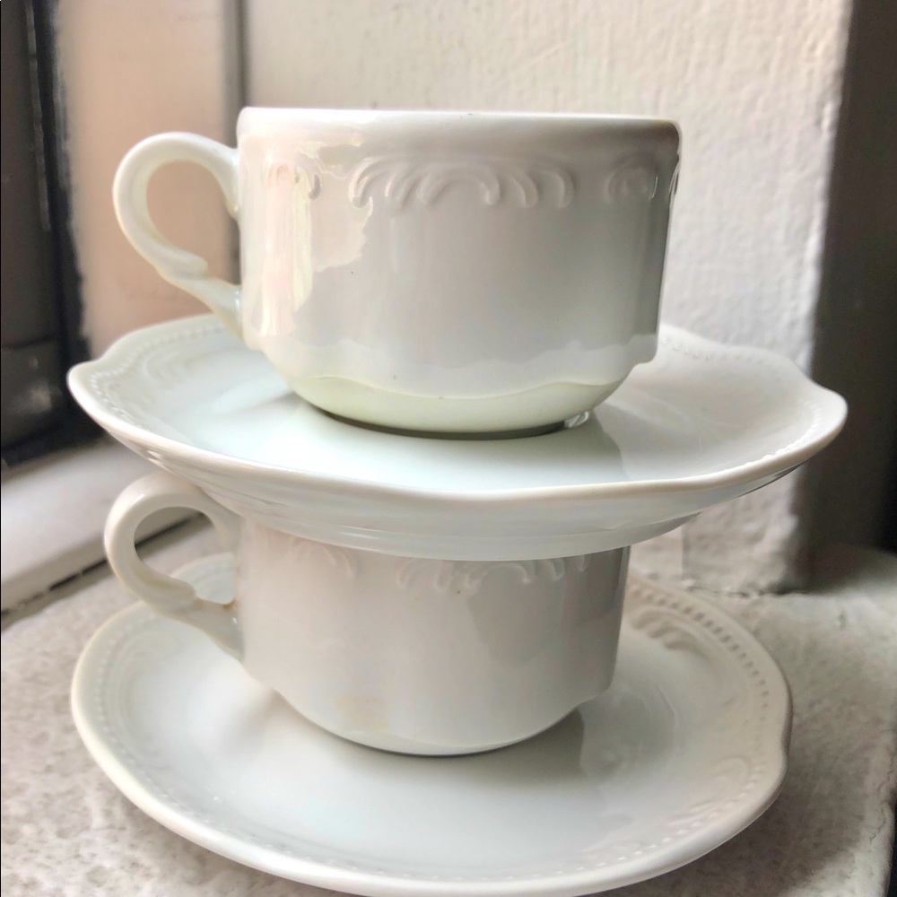 Set of four Italian porcelain espresso cup/ saucer